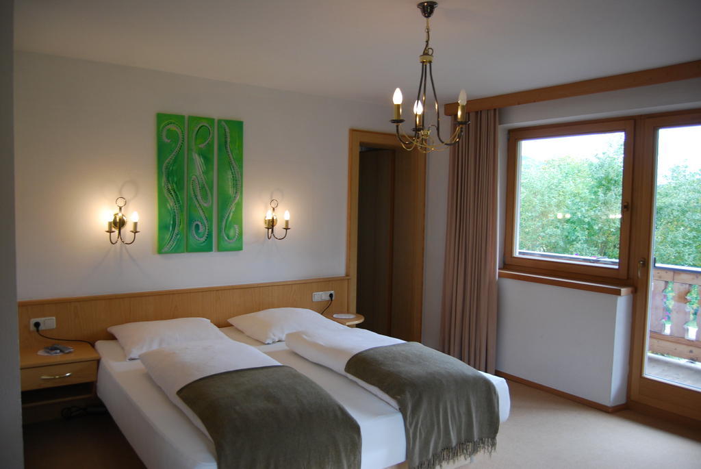 Der Muehlberghof Ellmau Room photo